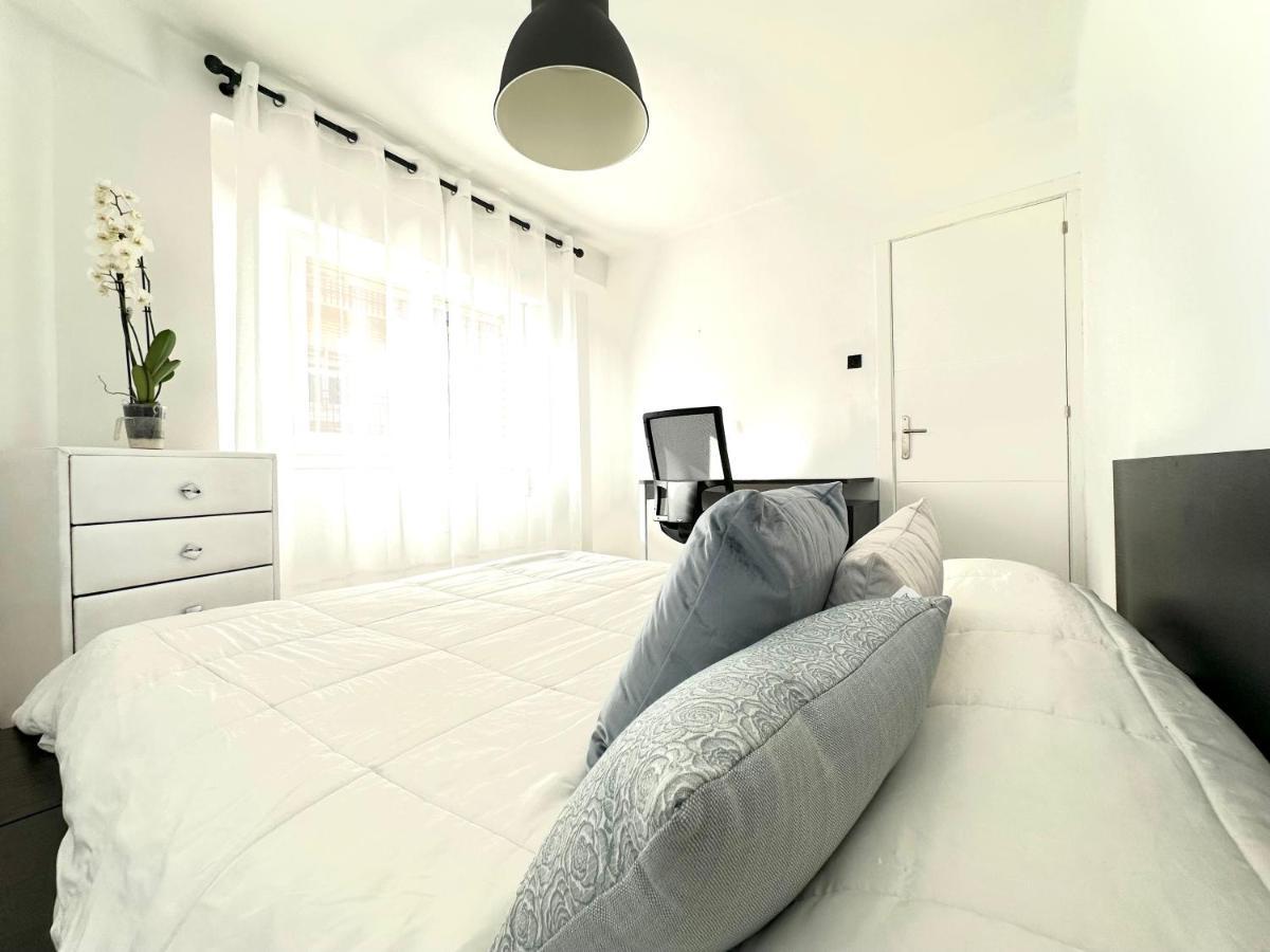 Apartamento Cebra Apartment ซาราโกซา ภายนอก รูปภาพ