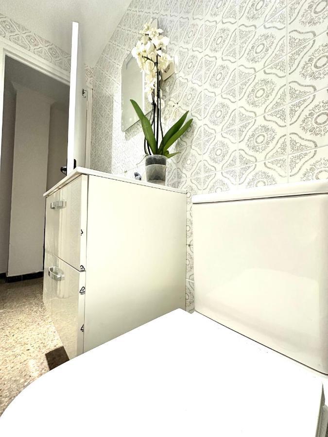 Apartamento Cebra Apartment ซาราโกซา ภายนอก รูปภาพ